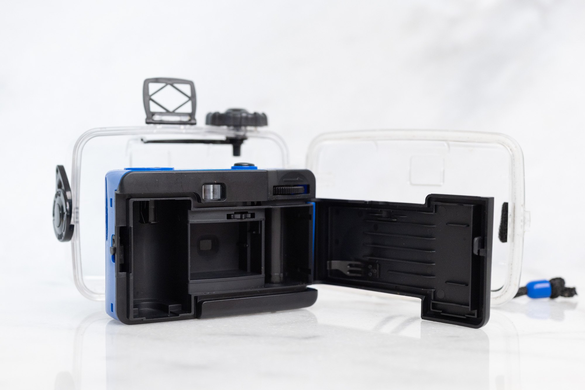 Snap Sights 30mm Lens Underwater 35mm Point and Shoot Camera — F